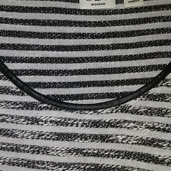 🟢 Ladies Top - Picture 1 of 8